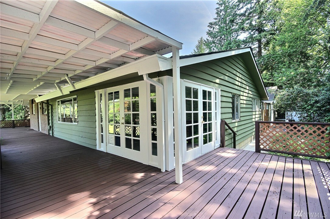 Property Photo:  14423 SW 15th Ave SW  WA 98166 