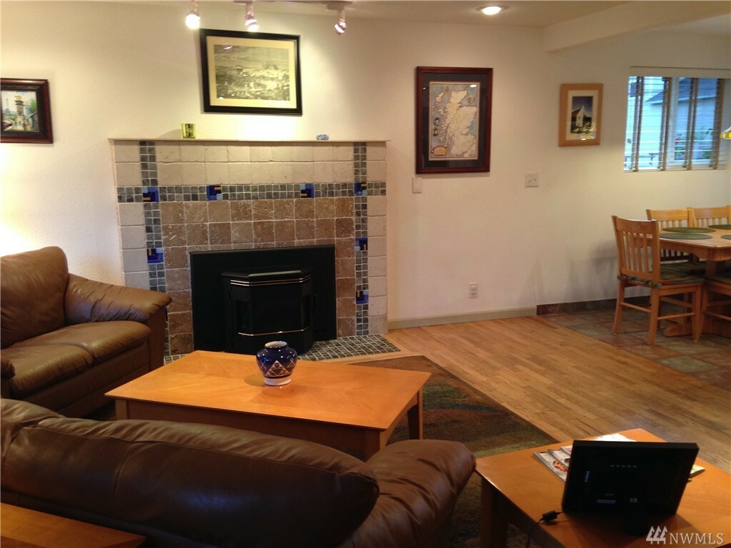 Property Photo: 14204 SE 202nd St WA 98042