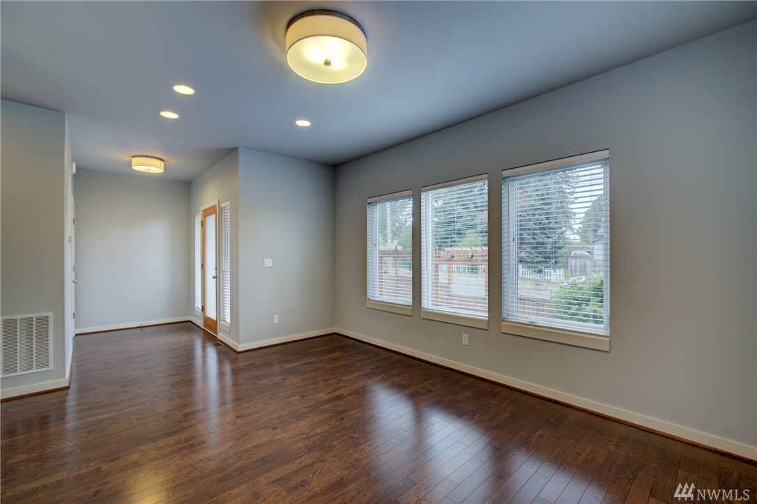 Property Photo: 807 NW 88th St WA 98117