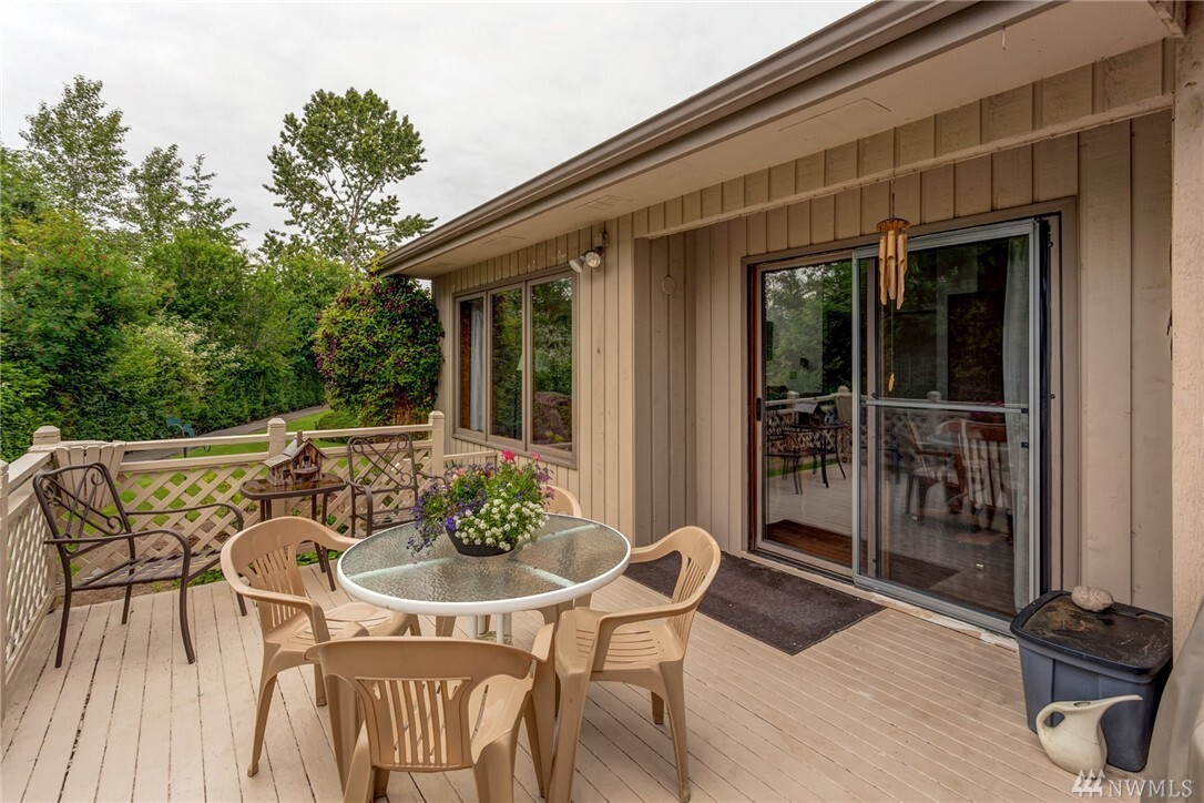 Property Photo: 4881 N Village Lane B WA 98226