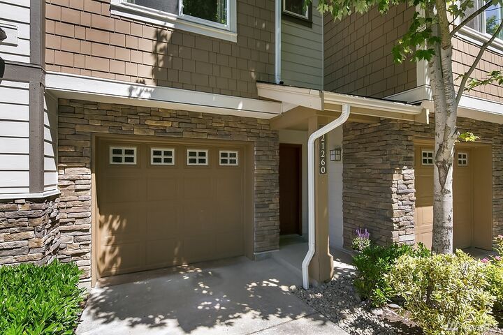 Property Photo: 21260 SE 42nd Lane 21260 WA 98029