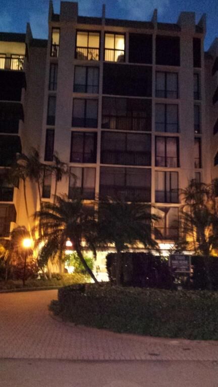 Property Photo: 1843 Bridgewood Drive 1843 FL 33434