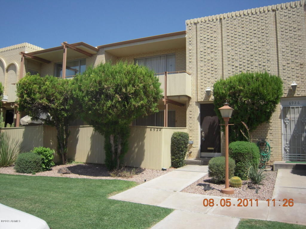Property Photo: 6924 E 3rd Street AZ 85251