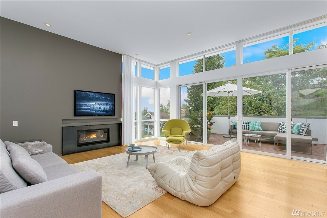 Property Photo: 203 29th Ave WA 98122