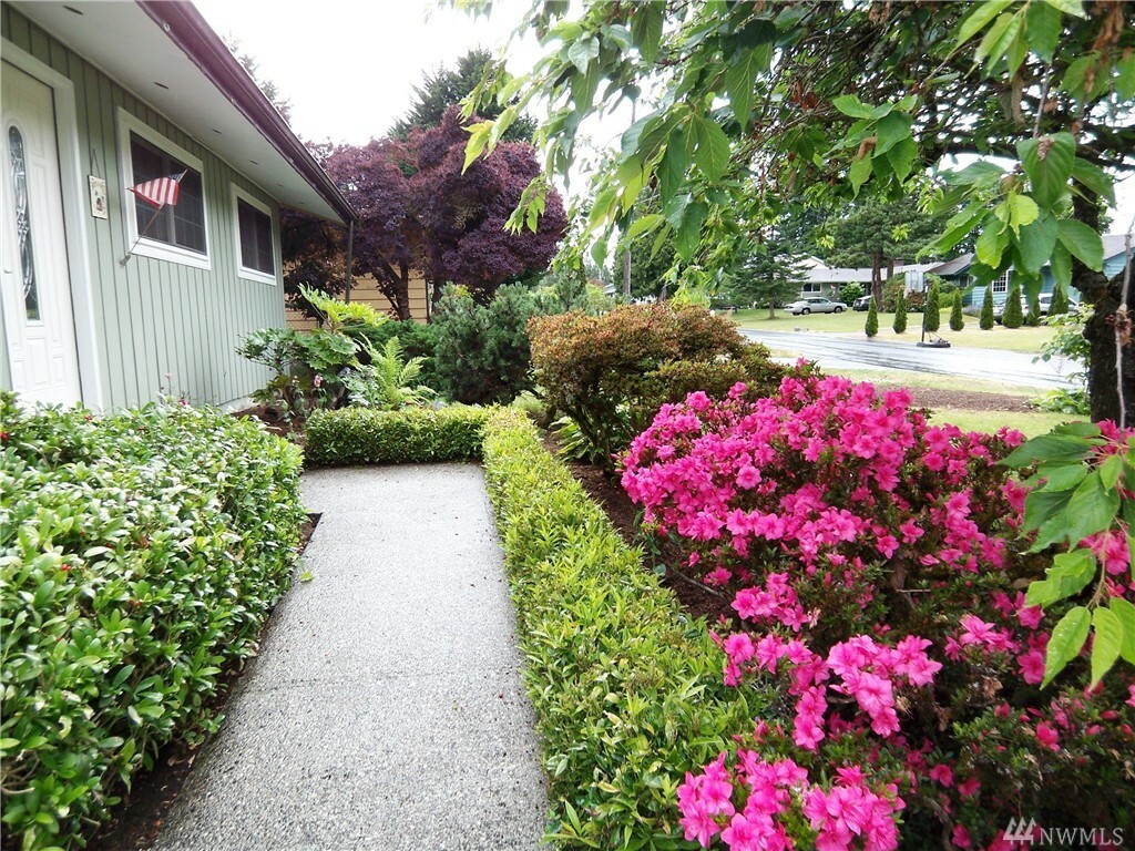 Property Photo:  4102 219th St SW  WA 98043 