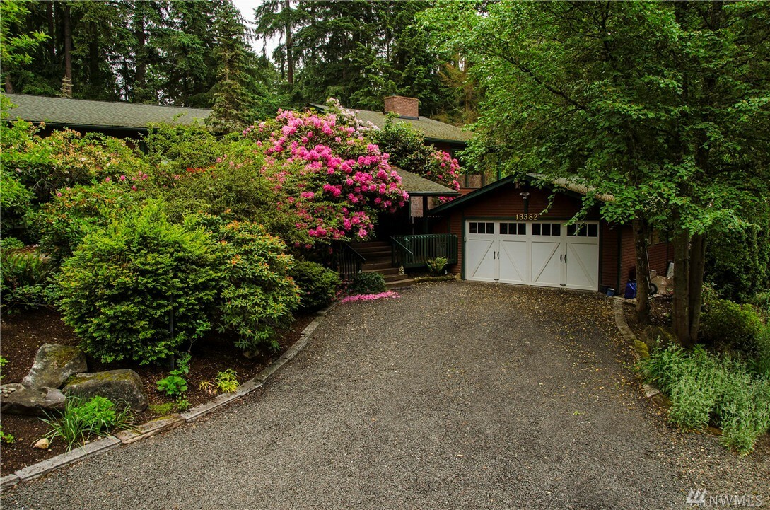 Property Photo:  13382 Hidden Cove Lane NE  WA 98110 