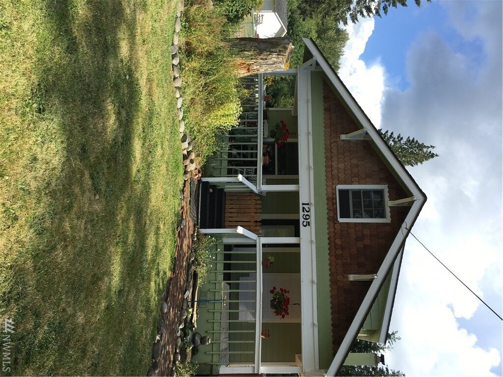 Property Photo:  1295 Park Ave E  WA 98589 