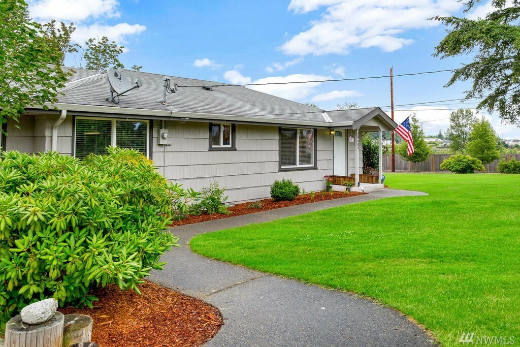 Property Photo: 29809 118th Ave SE WA 98092