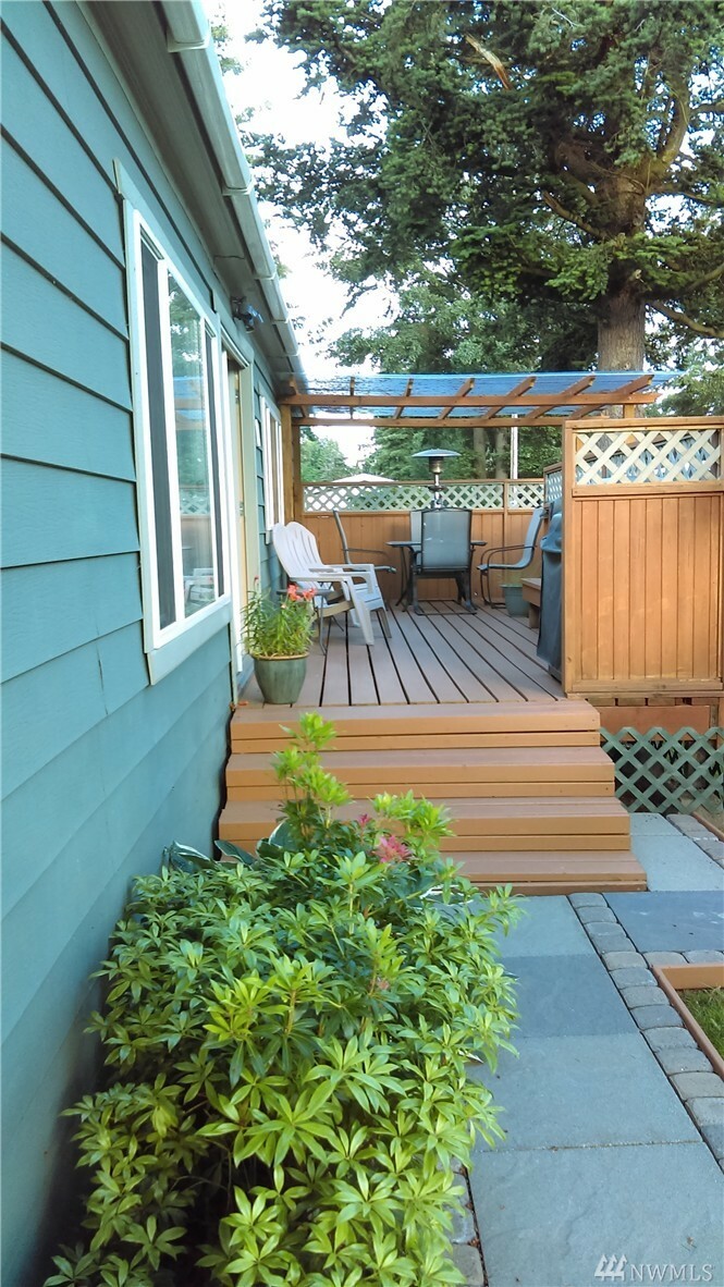 Property Photo: 1014 W Smith Rd WA 98226