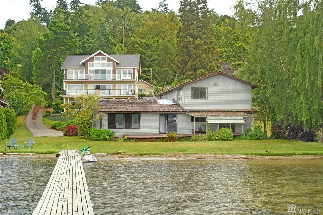 Property Photo:  4637 Lake Washington Blvd SE  WA 98006 