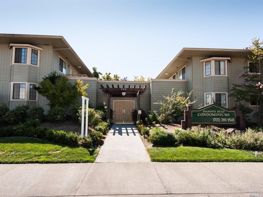 Property Photo:  720 Petaluma Boulevard 4  CA 94952 