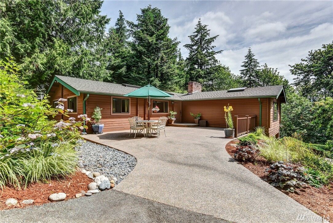 Property Photo:  5322 235th Ave SE  WA 98029 