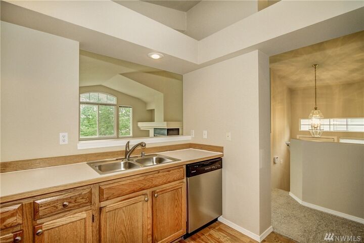 Property Photo:  16721 Cobblestone Dr  WA 98037 