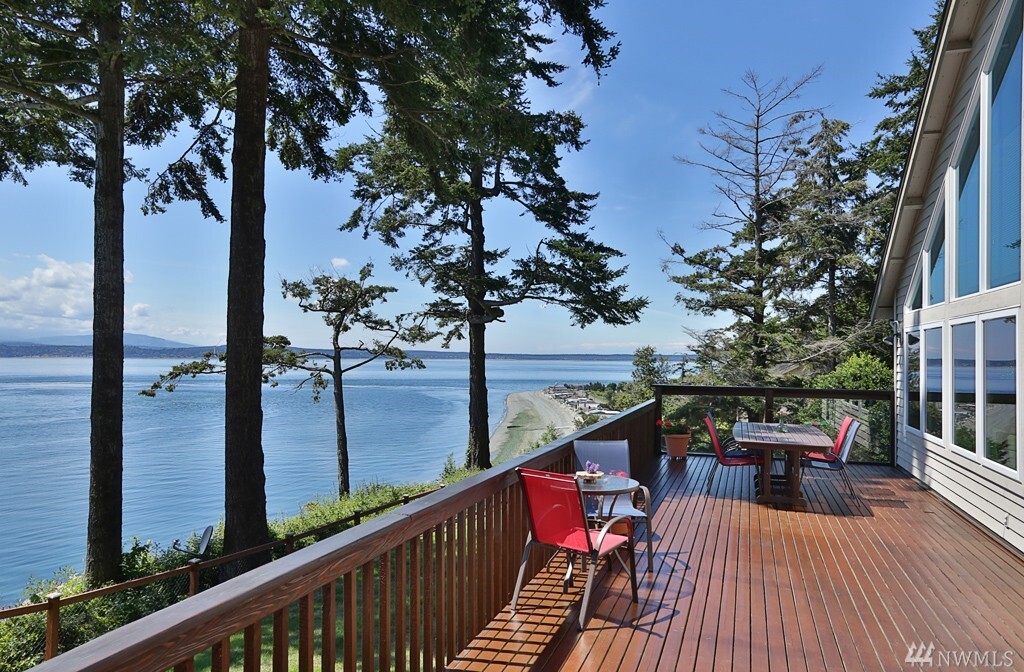 Property Photo: 5028 Scurlock Rd WA 98249