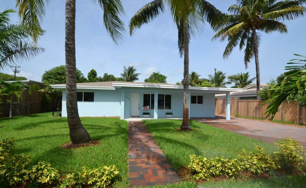 Property Photo:  928 SE 3rd Avenue  FL 33483 
