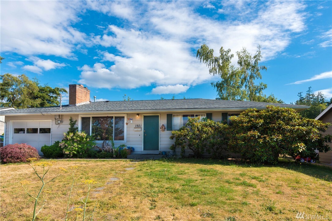 Property Photo:  1921 23rd St  WA 98221 