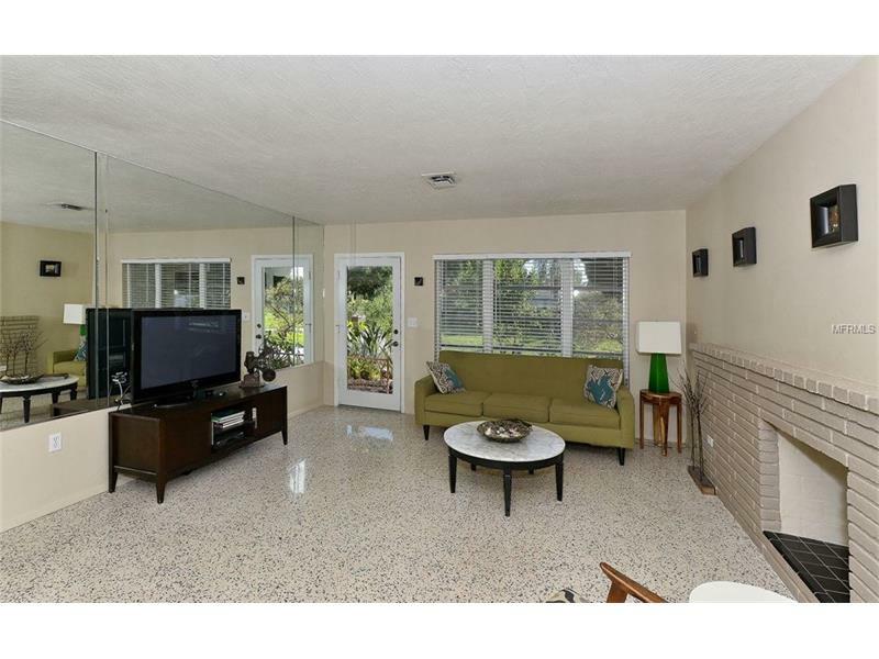 Property Photo:  2516 Mineola Way  FL 34239 