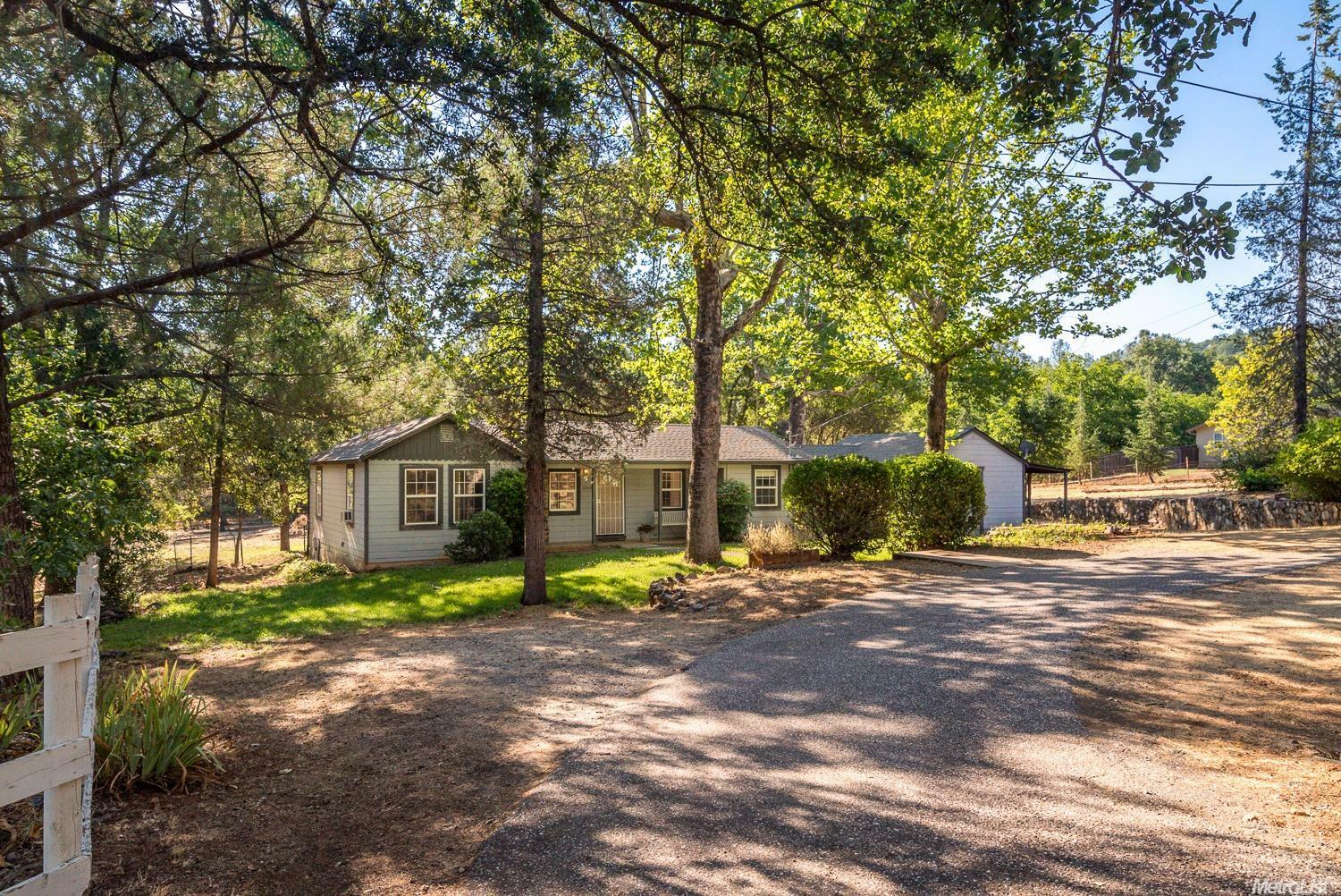 Property Photo: 2240 Sunny Oak Drive CA 95602