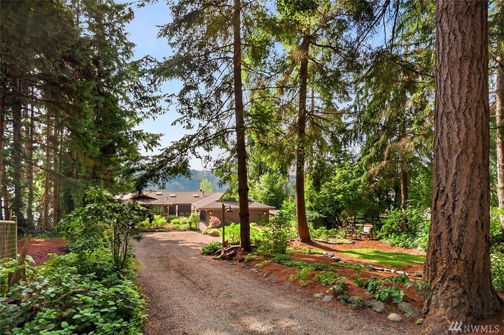 Property Photo: 9035 SW Bayview Dr WA 98070