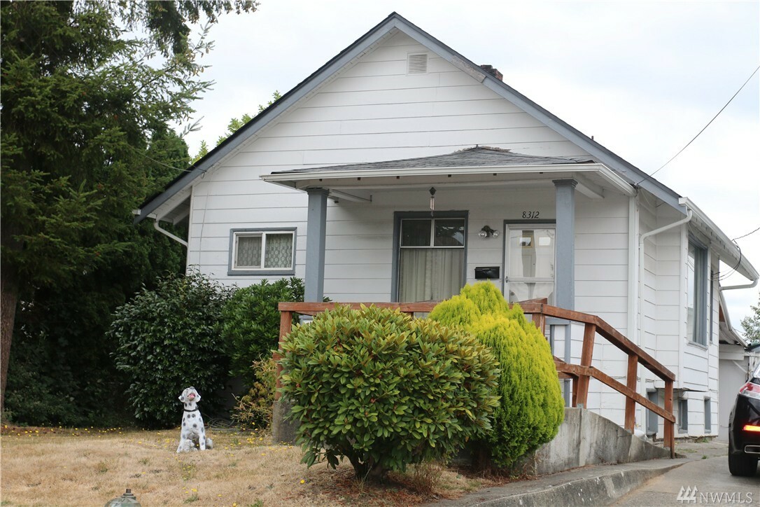 Property Photo:  8312 46th Ave S  WA 98118 