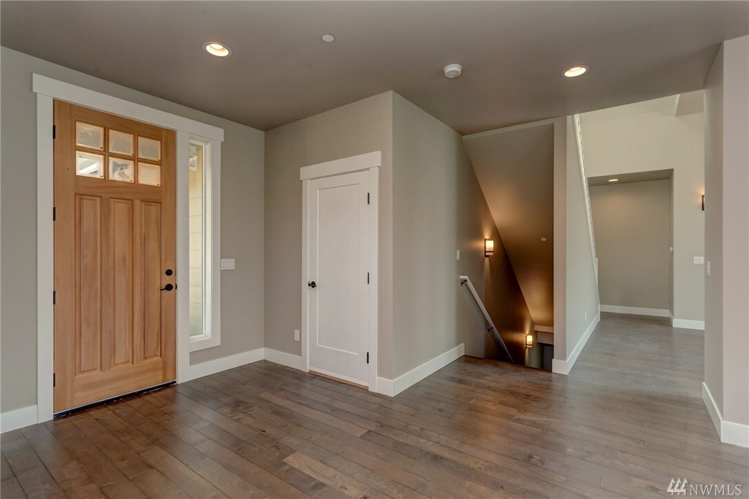 Property Photo: 3300 Sydney Ct WA 98226