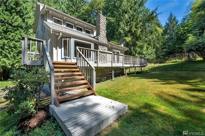 Property Photo: 820 Iowa Heights Rd WA 98284