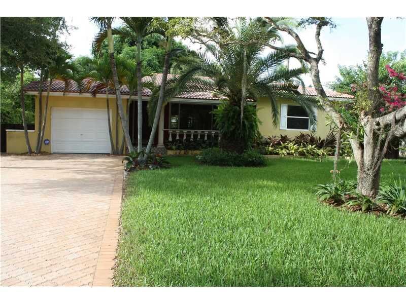 Property Photo:  25 NW 86th St  FL 33150 