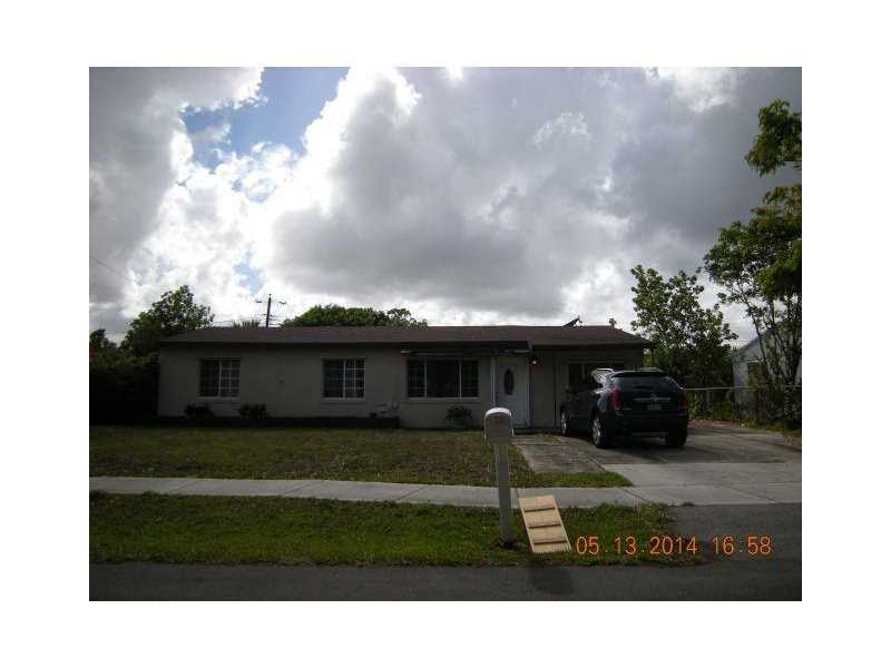 Property Photo:  951 NW 75th Ave  FL 33024 