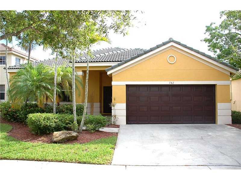 Property Photo:  742 Tulip Cir  FL 33327 