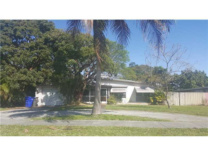 Property Photo:  2607 McKinley St  FL 33020 