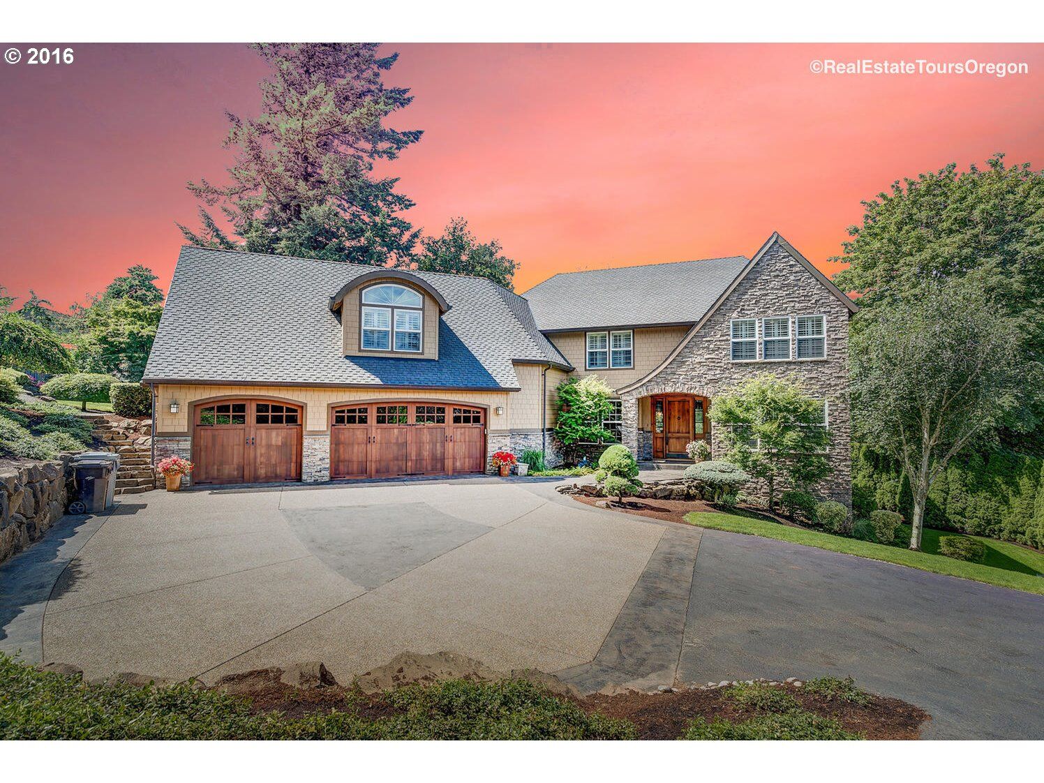 Property Photo: 2539 Remington Dr OR 97068