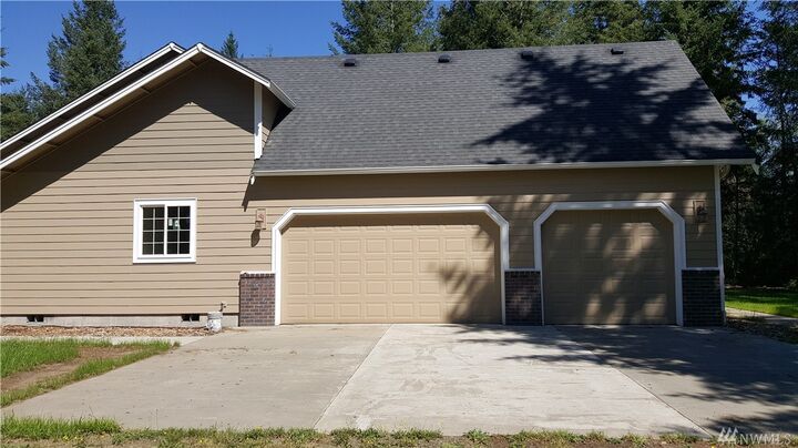 Property Photo:  14647 Regal Lane SE  WA 98597 