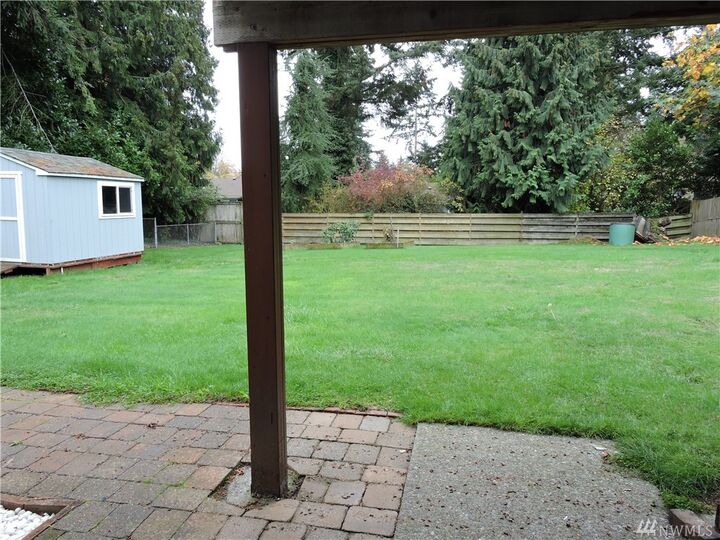 Property Photo:  633 S 194th St  WA 98148 
