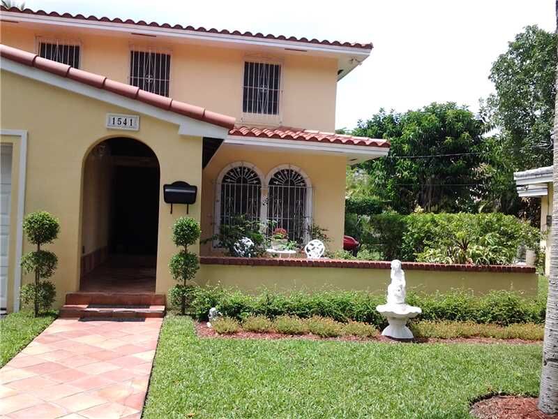 Property Photo:  1541 Malaga Av  FL 33134 