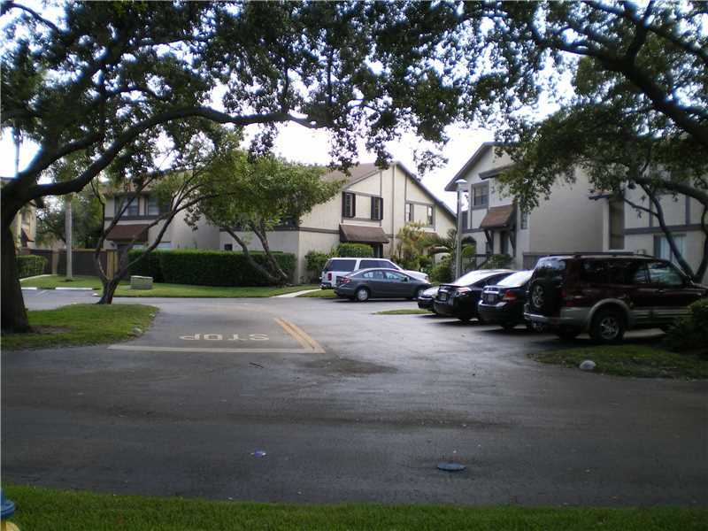 Property Photo:  1890 Bayberry Dr 1890  FL 33024 