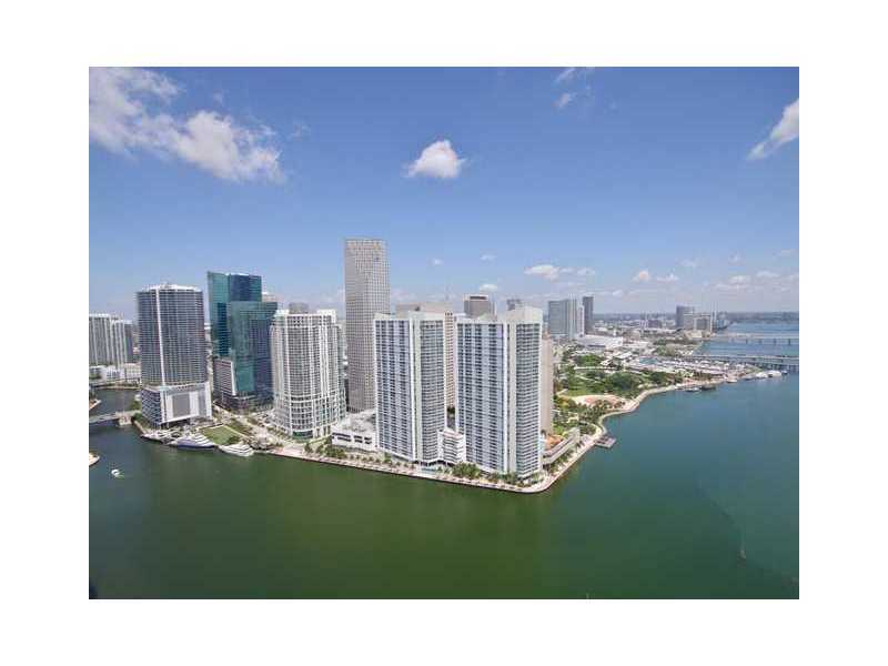 Property Photo:  300 S Biscayne Bl T-1812  FL 33131 