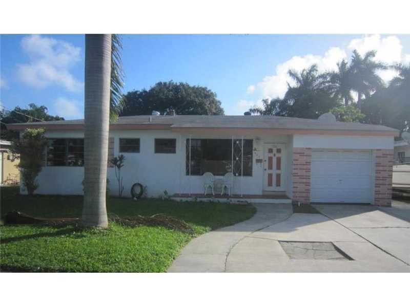 Property Photo: 906 NE 145 St FL 33161