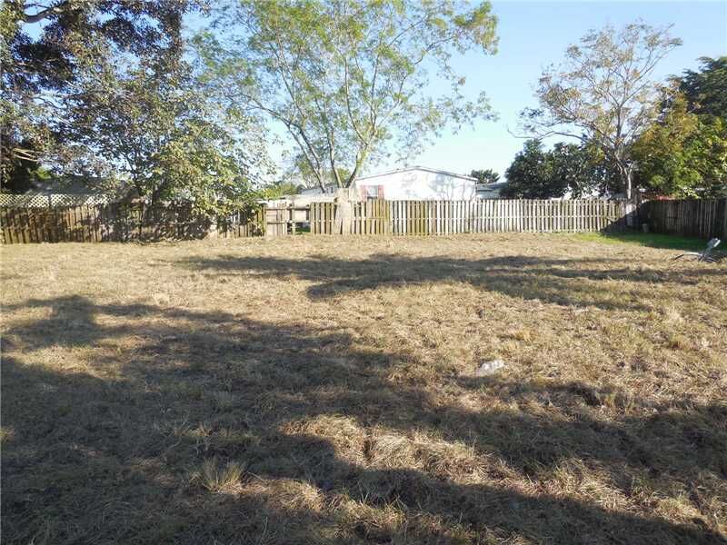 Property Photo:  22751 N Bay Cr  FL 33428 