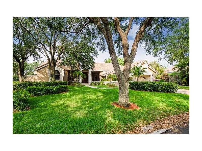 Property Photo:  1860 Eagle Trace Bl  FL 33071 