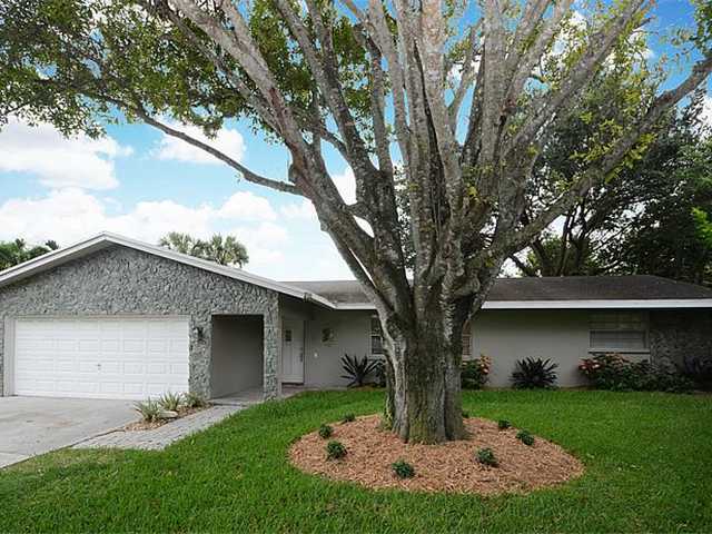 Property Photo: 1700 SW 24th Av FL 33312