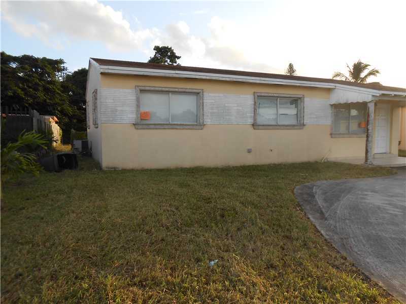 Property Photo: 170 W 43 St FL 33012