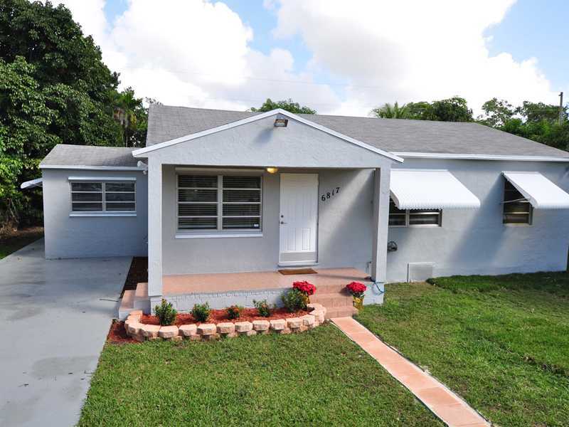 Property Photo:  6817 S Waterway Dr  FL 33155 