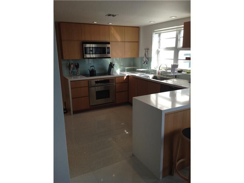 Property Photo: 16 Island Av 4D FL 33139