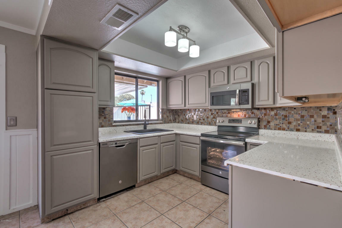Property Photo: 1638 W Naranja Avenue AZ 85202