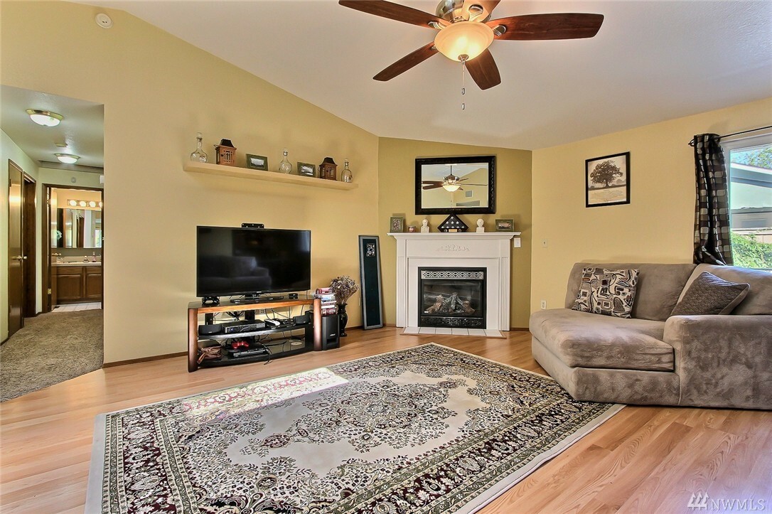 Property Photo: 6310 61st Lp SE WA 98513