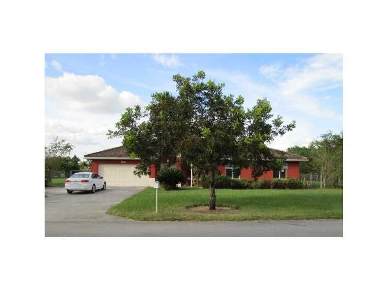 Property Photo:  15433 SW 278 St  FL 33032 