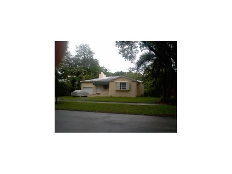 Property Photo:  