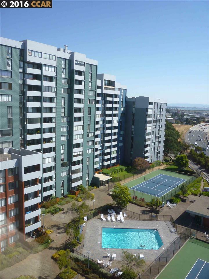 Property Photo:  555 Pierce St 304  CA 94706 