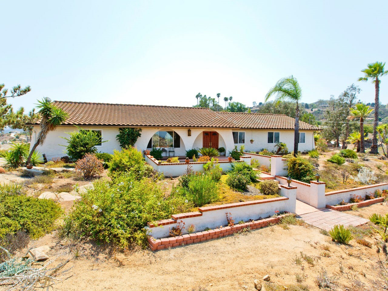 Property Photo:  28410 Gordon Hill  CA 92082 