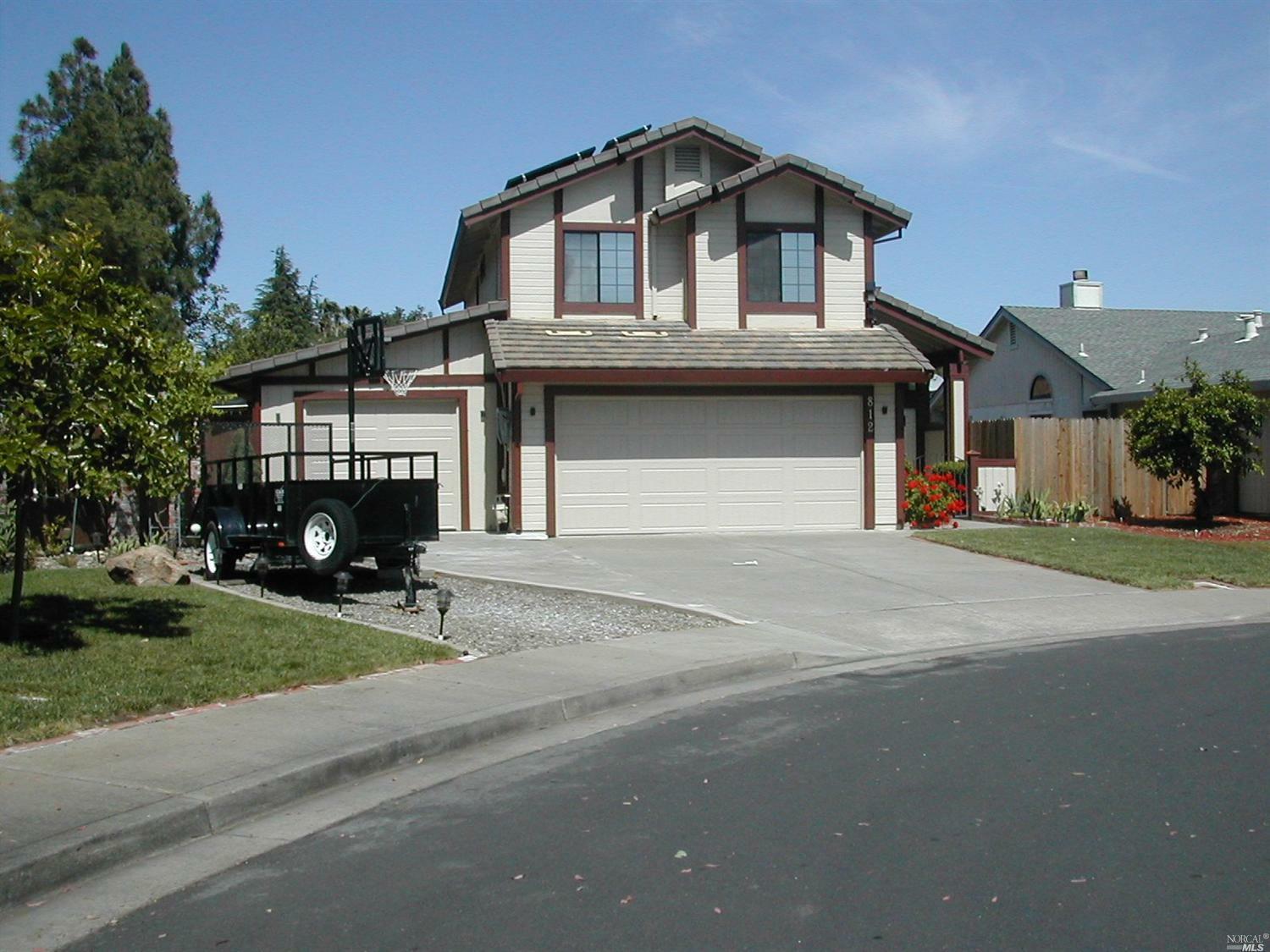 Property Photo:  812 Mallard Court  CA 95687 